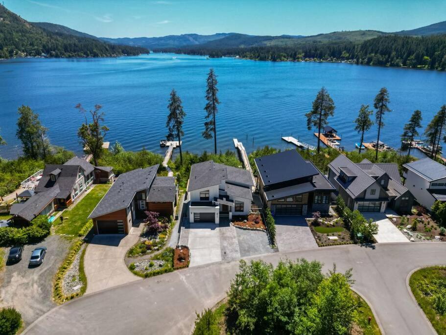 Kelly'S Sunset Lake Retreat Shawnigan Lake Eksteriør billede